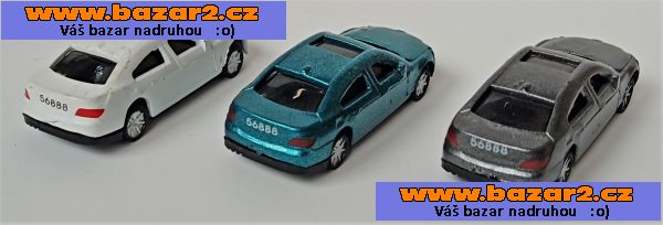 Set tří osobních vozů na kolejiště H0