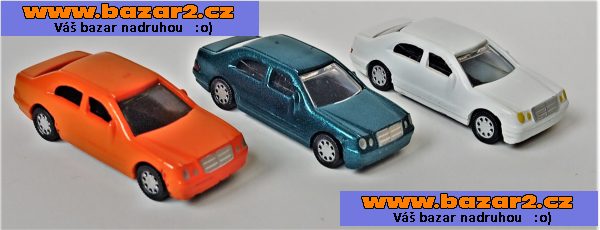 Set tří osobních vozů na kolejiště H0