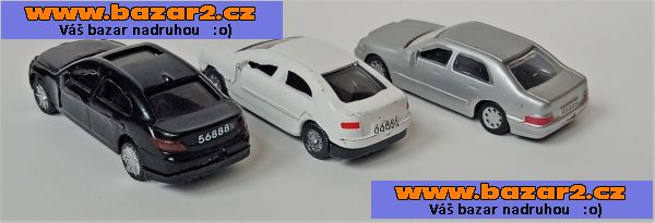 Set tří osobních vozů na kolejiště H0