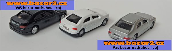 Set tří osobních vozů na kolejiště H0