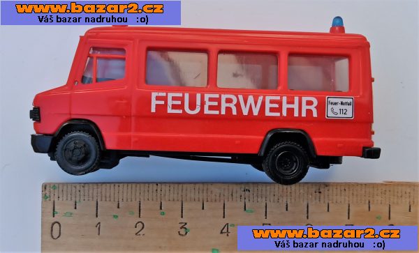 Praline. Mercedes MB 507D. Záchranáři. Délka 8cm.