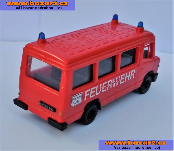 Praline. Mercedes MB 507D. Záchranáři. Délka 8cm.