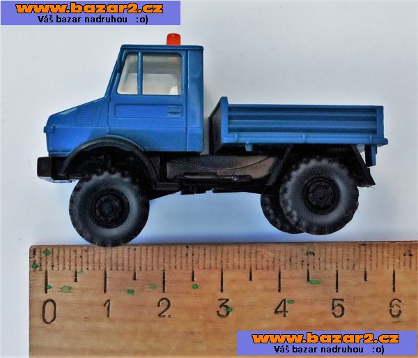 Wiking. Mercedes. Valník. Nákladní auto. Délka 6 cm