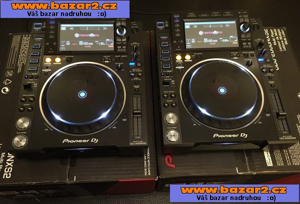 2x Pioneer CDJ-2000NXS2 + 1x DJM-900NXS2 DJ Mixážní pult stojí pouze 2600 EUR