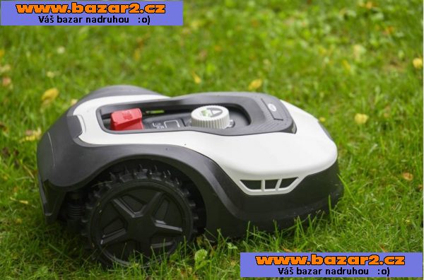 Robotická sekačka na trávu