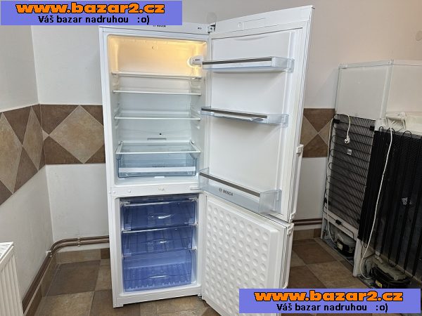 292 Lednice kombinovaná BOSCH A+
