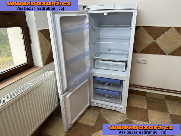 329 Lednice kombinovaná INDESIT