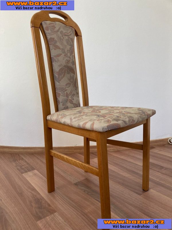 Rozkladaci jidelni stul + 4 zidle