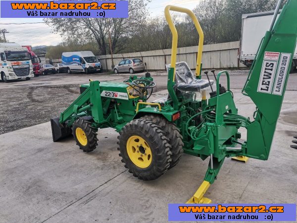  Malotraktor s čelním nakladačem 4x4 Ferrari W22-3-3W