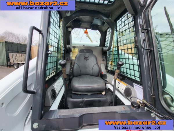 Smykový nakladač Bobcat S250Turbo