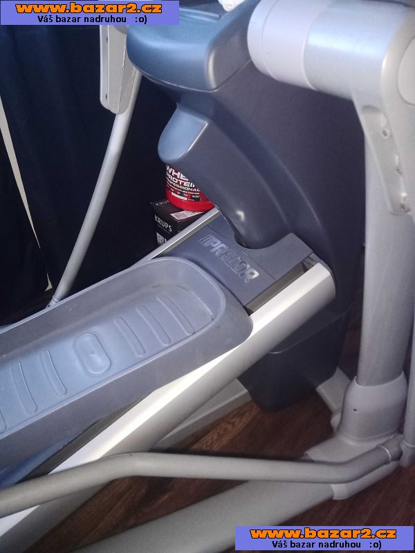 Precor Elliptical nastavitelny sklon rampy