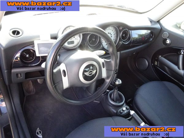 Mini Cooper 1.6i r.v.2005 (85 kw) 
