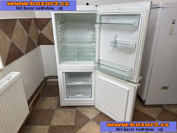 498 Lednice kombinovaná MIELE A+