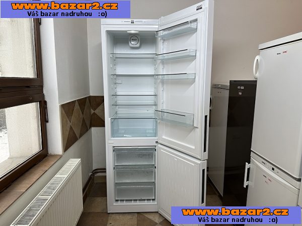 702 Lednice kombinovaná MIELE KFN 29132D ws NOFROST A++