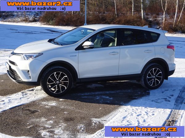 Toyota Rav4 2.5i Hybrid r.v.2016 2.Maj.servis ČR 