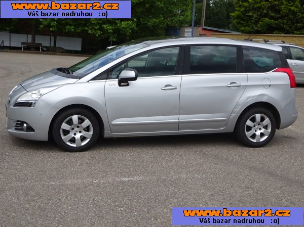 Peugeot 5008 2.0 HDI r.v.2012(110 kw) servisní knížka