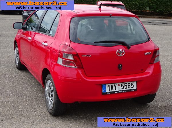 Toyota Yaris 1.0i r.v.2010 (51kw) stk:7/2026 Koupeno v ČR