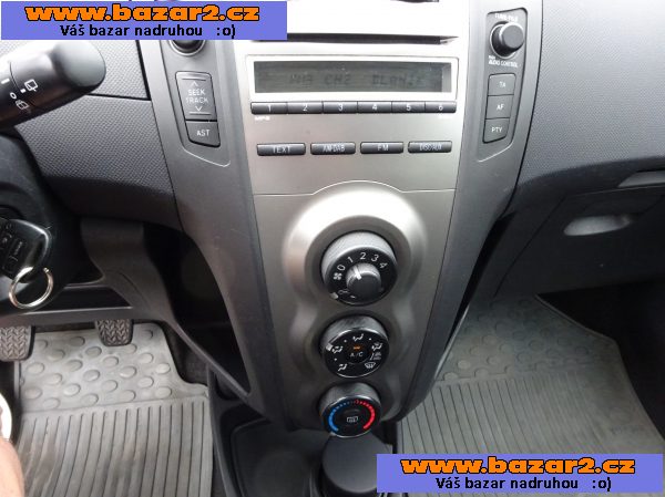 Toyota Yaris 1.0i r.v.2010 (51kw) stk:7/2026 Koupeno v ČR
