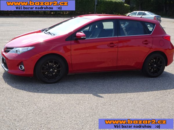 Toyota Auris 1.3i r.v.2013 2.Maj.serv.kníž.ČR