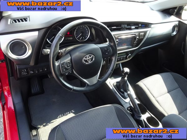Toyota Auris 1.3i r.v.2013 2.Maj.serv.kníž.ČR