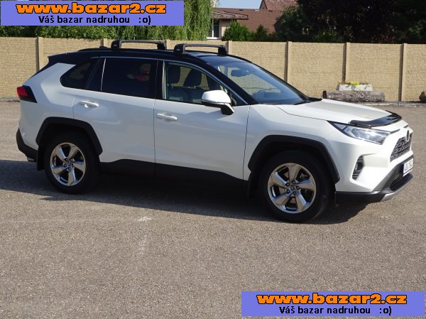 Toyota Rav4 2.0i 4x4 r.v.2019 1.Maj.serv.kníž.ČR