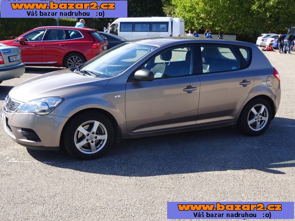Kia Ceeˇd 1.4i r.v.2011 (66 kw) 2.Majitel 