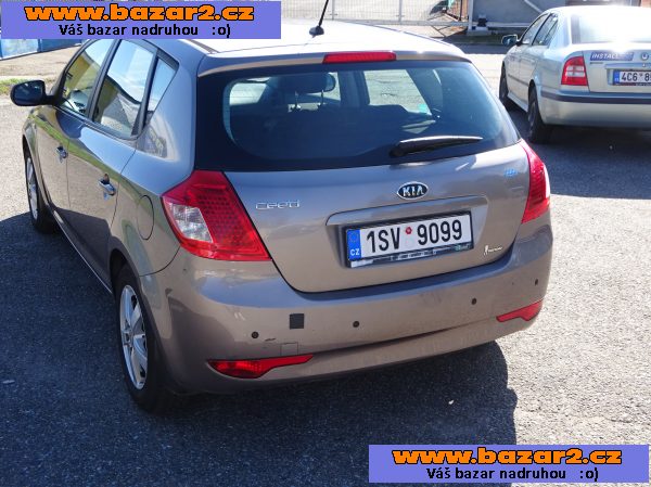 Kia Ceeˇd 1.4i r.v.2011 (66 kw) 2.Majitel 