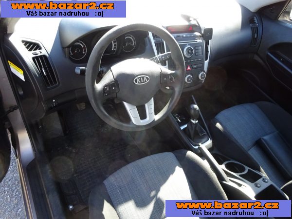 Kia Ceeˇd 1.4i r.v.2011 (66 kw) 2.Majitel 