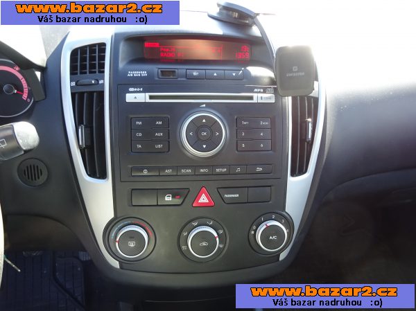 Kia Ceeˇd 1.4i r.v.2011 (66 kw) 2.Majitel 