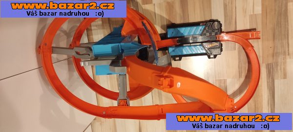 Autodráha Hot Wheels Sky Crash Tower Track