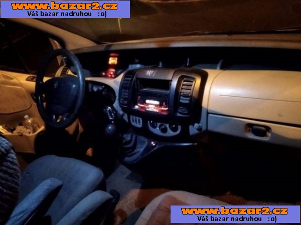 Renault trafic passenger2,5dCi r.v.7/2006 7sedade