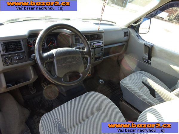 VW Multivan 2.5 TDI r.v.1997 (75 kw) závěs