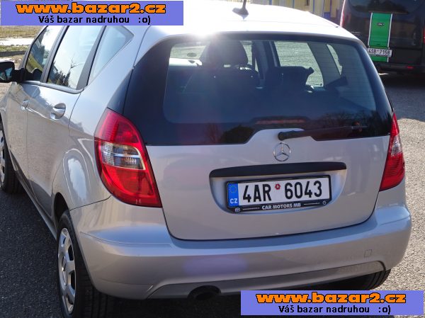 Mercedes Benz A 160 r.v.2011 manuál (servisní historie)