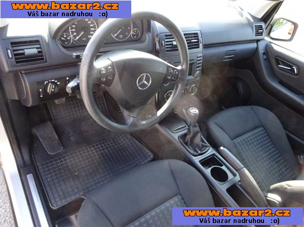 Mercedes Benz A 160 r.v.2011 manuál (servisní historie)