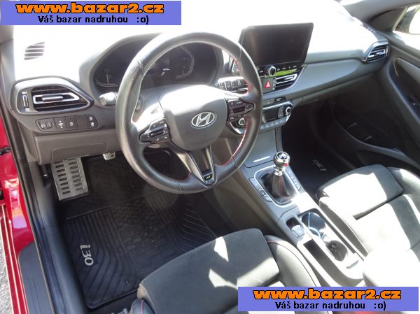 Hyundai i30 1.5 GDI MHEV r.v.2021 1.Maj.serv.kníž.ČR