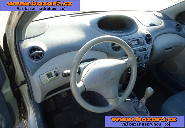 Toyota Yaris 1.0i r.v.2002 (48 kw) Koupeno v ČR