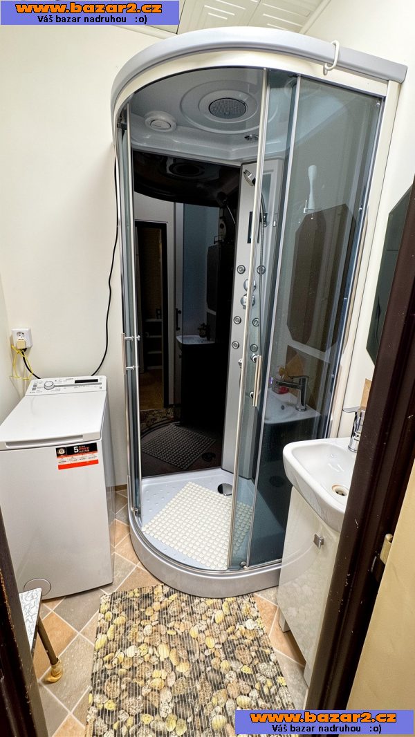 Pronájem bytu 2+1 s lodžií (56 m²), ul. Tuchorazská, Praha 10 – Malešice-6, inzerce-cz.cz Pronájem bytu 2+1 s lodžií (56 m²), ul. Tuchorazská, Praha 10 – Malešice
