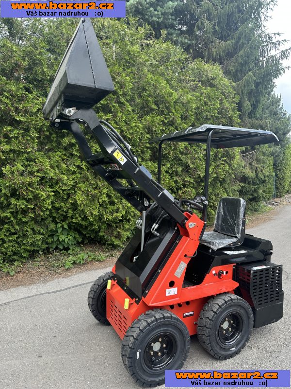 Smykový Mininakladač CRONA CR520 - nakladač