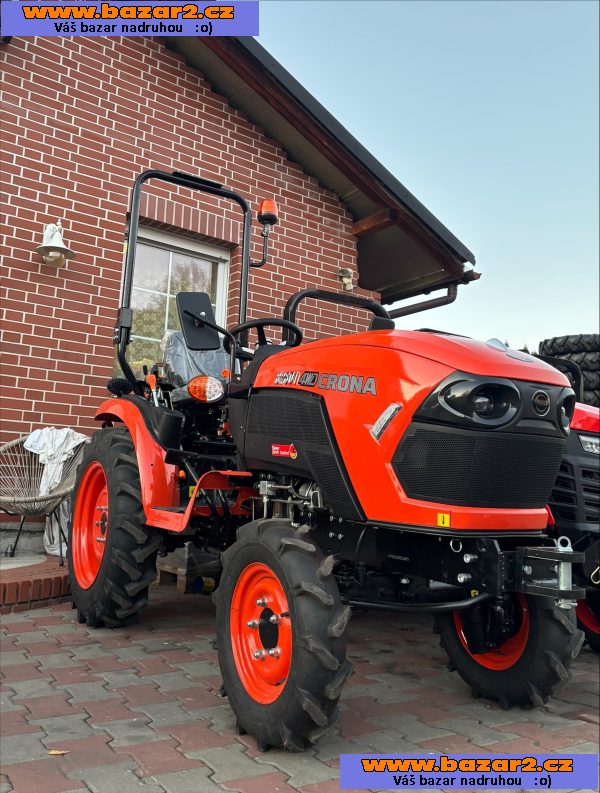 Traktor - malotraktor 26 koní, 4x4 na SPZ