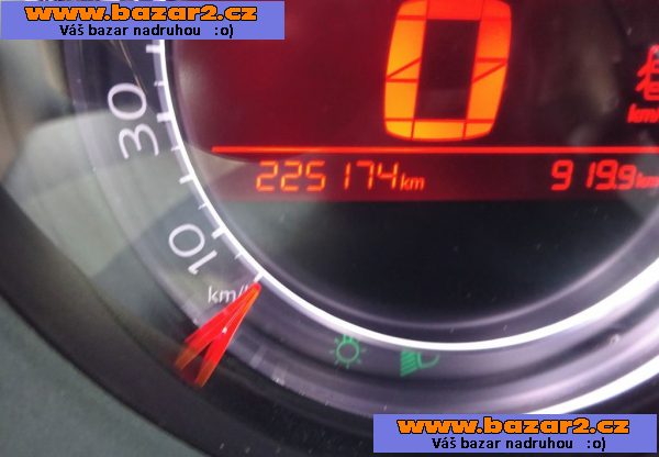Citroen C4 1.6 HDI r.v.2015 (68 kw) Koupeno v ČR-6, inzerce-cz.cz Citroen C4 1.6 HDI r.v.2015 (68 kw) Koupeno v ČR