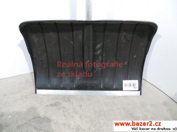 Lehký shrnovač na sníh Fiskars 145020
