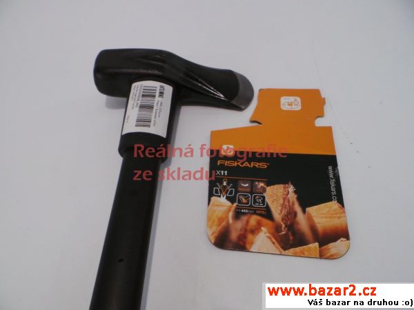 Sekera Fiskars 2500 kalač štípací