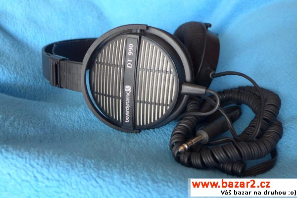 Beyerdynamic DT990 + Rega Ear