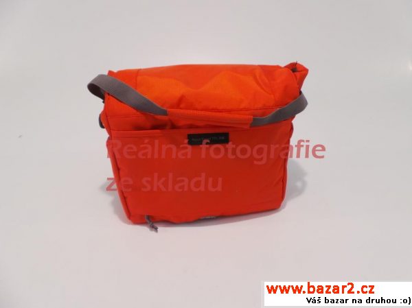 Brašna Lowepro Nova Sport 17L AW Red