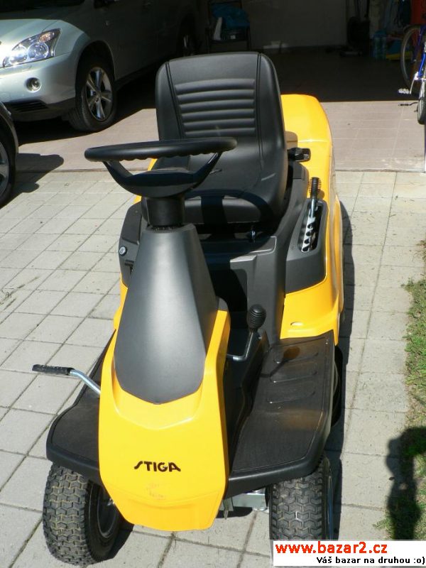 Nový zahradní traktor Stiga 