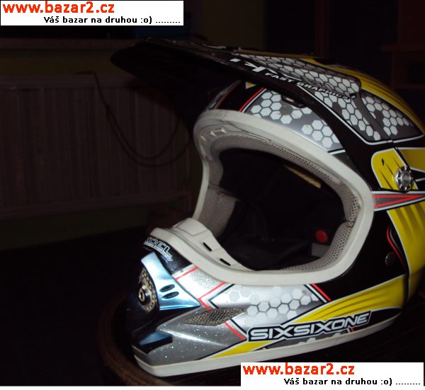 Přilba Sixsixone
