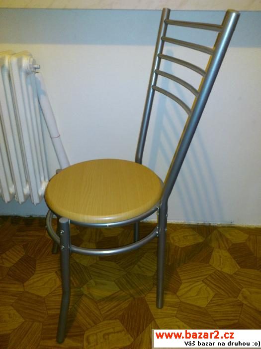 Jídelní stůl + 4 židle