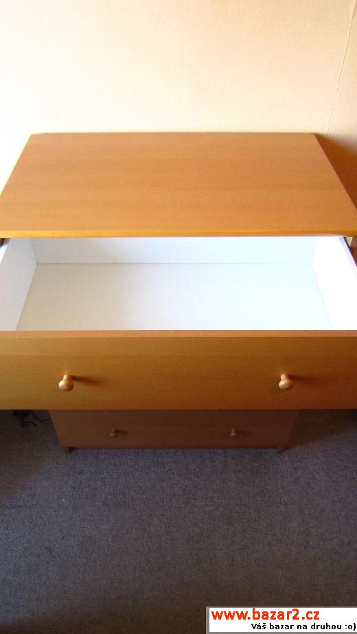 Komoda se čtyřmi zásuvkami Ikea