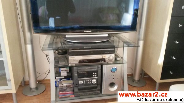 Televizní a hifi stolek