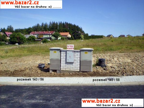 Pozemek u Prahy ve Strančicích, vlakové spojení